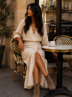 Carine | Robe Midi en Lin Naturel avec Décolleté Croisé et Dentelle