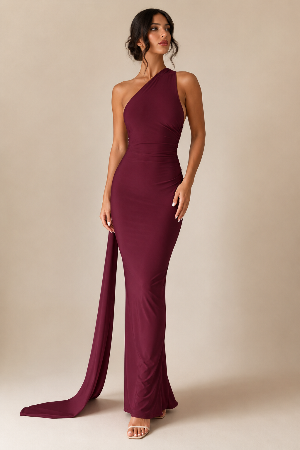 Robe longue élégante à une bretelle