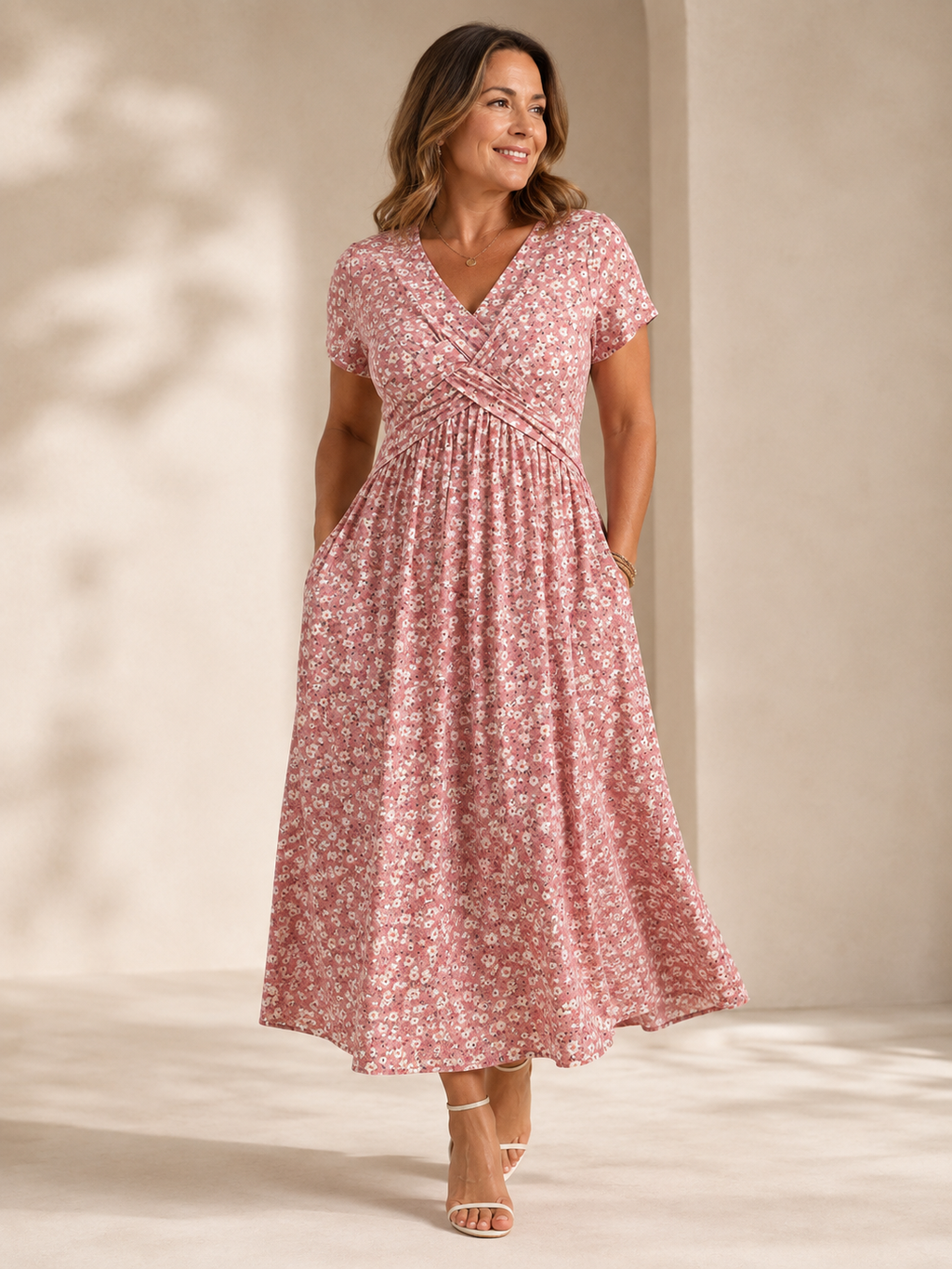 Robe à fleurs avec décolleté en V