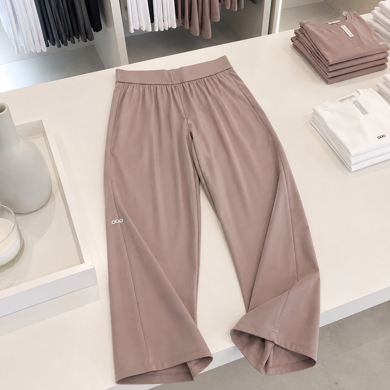 Atmungsaktive weite Hose mit geradem Bein