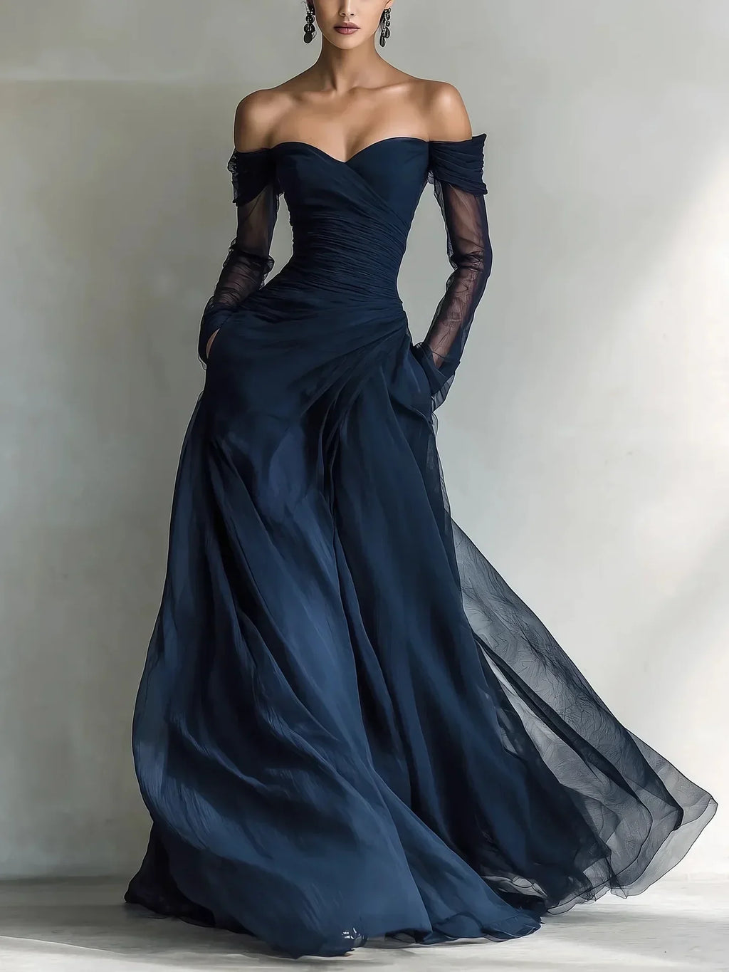 Eleonora • Robe longue à épaules dénudées et inserts en dentelle