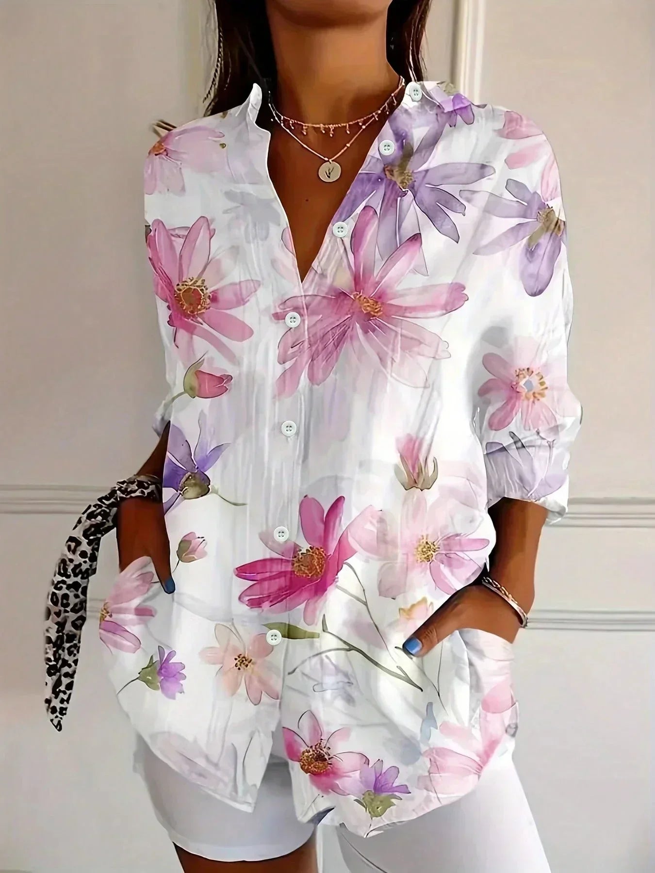Annika - Kleurrijke blouse met speelse print