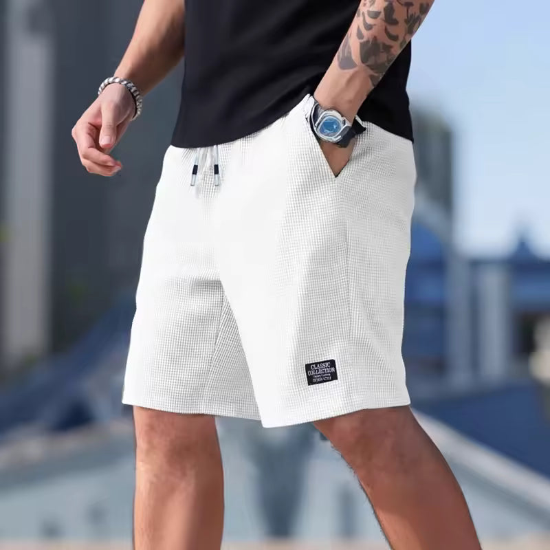 Nathan | Atmungsaktive Shorts für Alltag und Sport